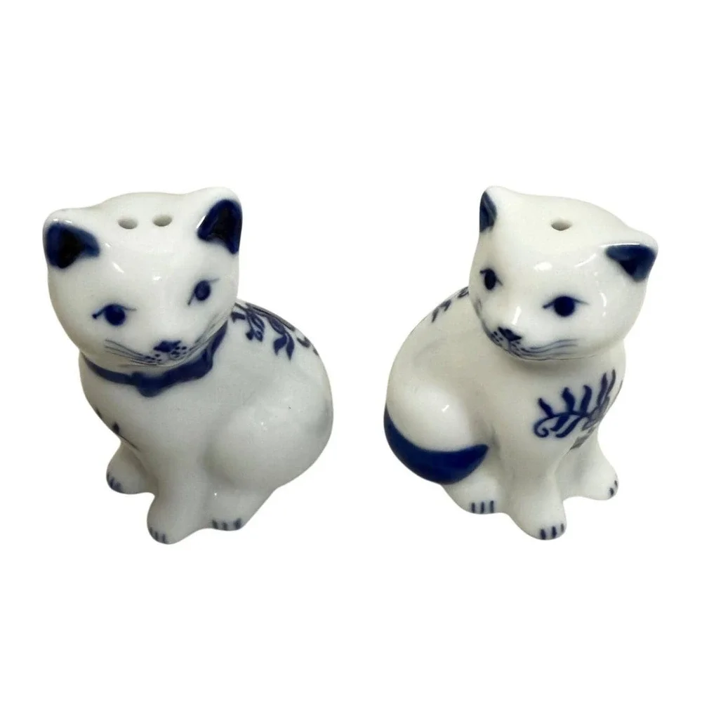 Unbranded Salt and Pepper Shakers Unisex OS Blue White Porcelain Floral Cats
